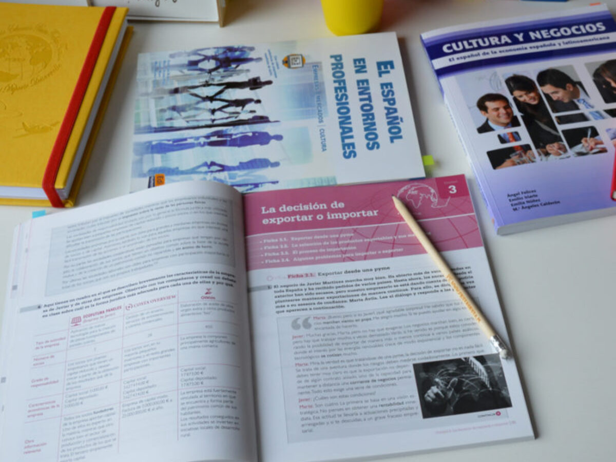 Español de negocios: dónde estudiarlo. Libros y lugares en la red que merece la pena conocer.