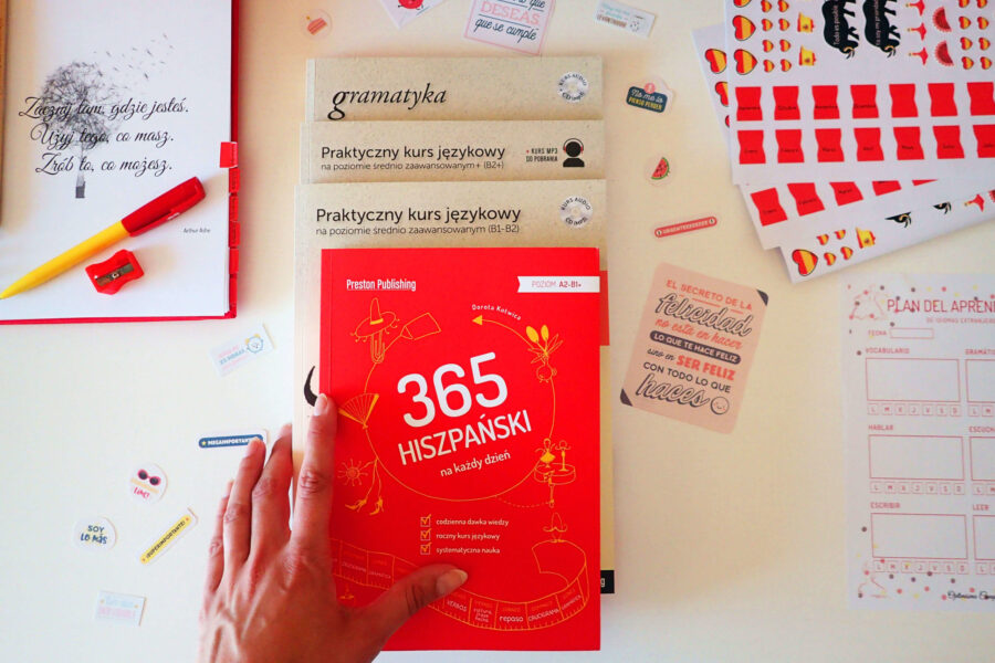 Książki do nauki hiszpańskiej gramatyki. Poziom średniozaawansowany